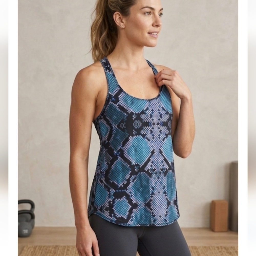 Lululemon Snake Print Tank Top Aqua Pink and Black. Size 4,